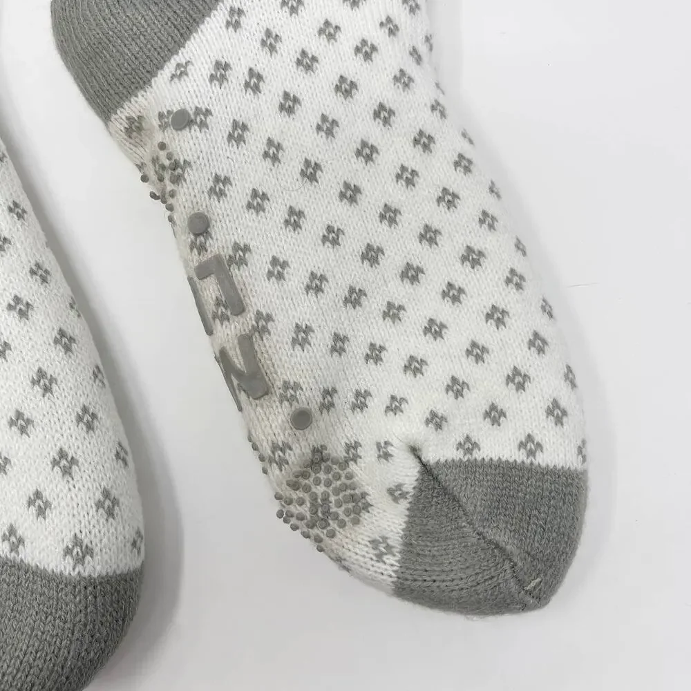 Muk Luks Fuzzy Crew Height Slipper Socks White Gray Non Skid Dots Cozy Warm